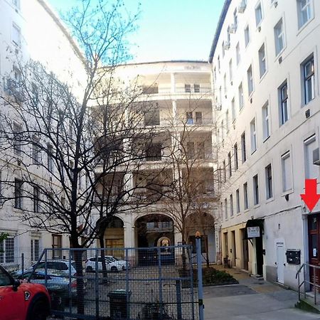 Sparrowl Apartments بودابست المظهر الخارجي الصورة